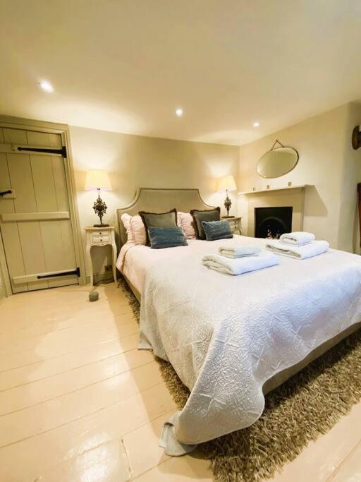 Beautiful Immaculate Aldeburgh Cottage, Sunny Outdoor Space, Free Parking - Easy Walk To Beach & Town Exterior photo
